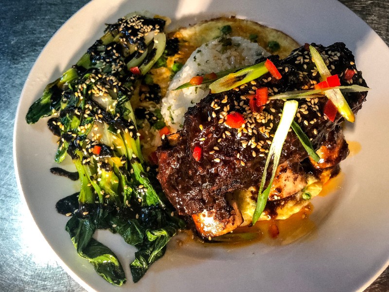 short rib with sesame seeds and bok choy