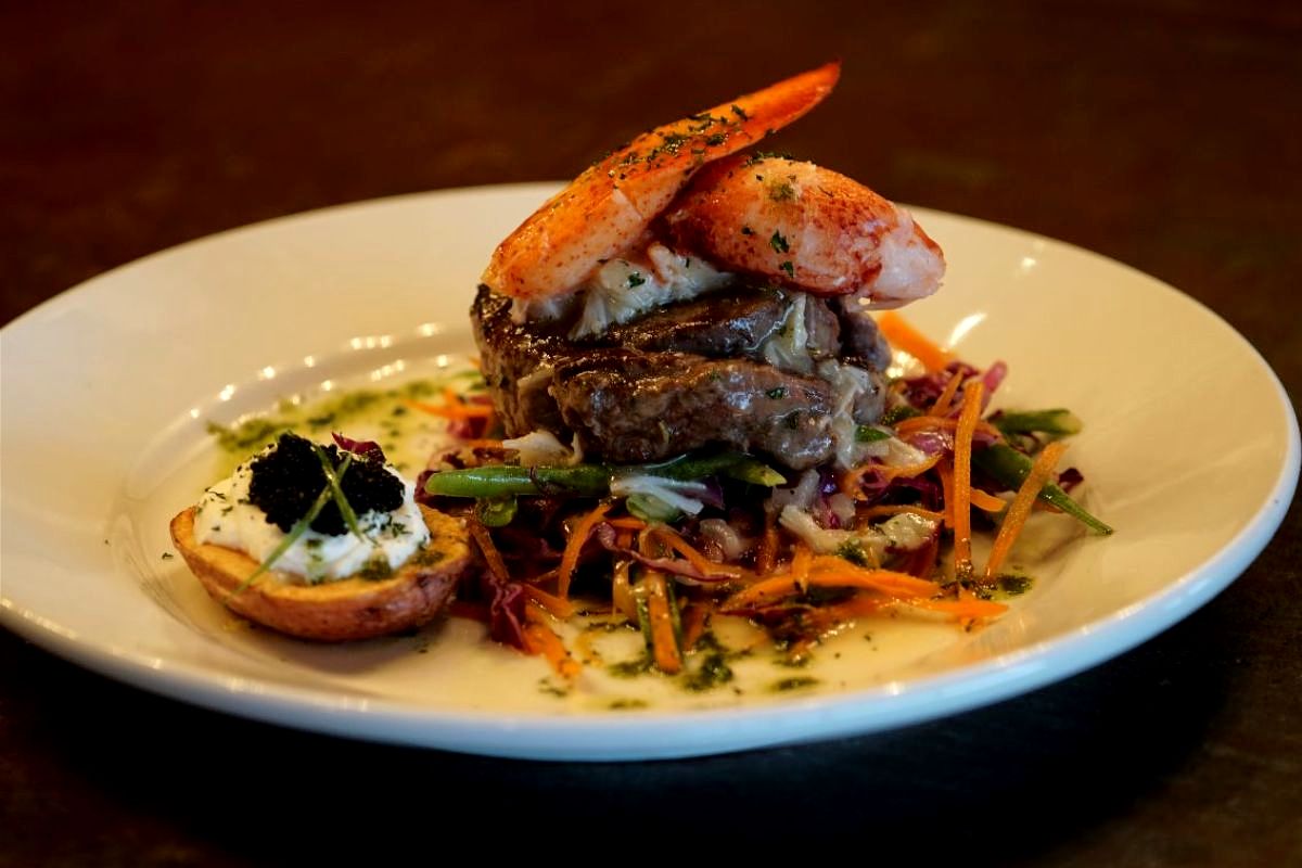 feast bistro new year's eve dinner special