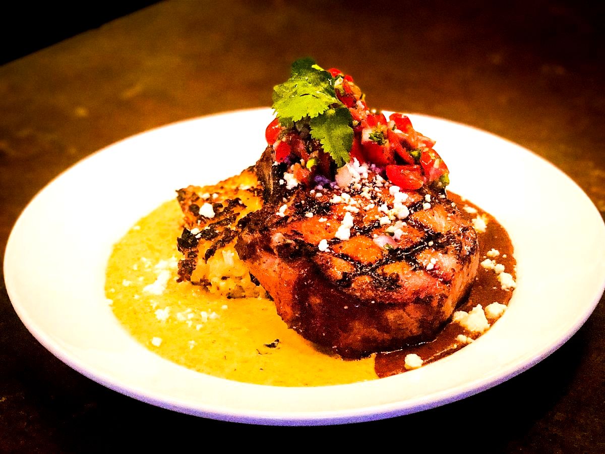 e5064f3d-d788-008f-bc70-32f850b16497 Smoked Montana Pork Chop
